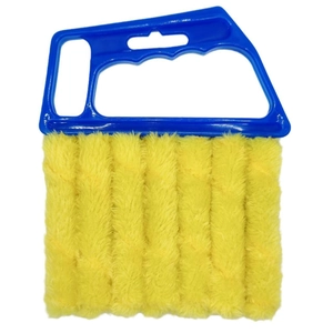 Detail of seven-finger venetian blind duster with microfiber sleeves and blue handle