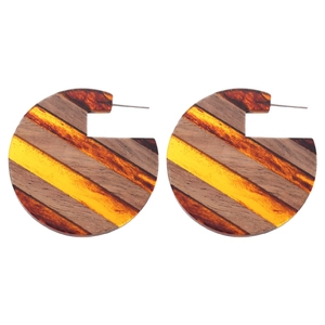 Minimalist round wood and amber resin hoop earrings with geometric striped texture