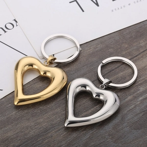 Stainless Steel Hollow Heart Keychain Pendant High Polish Fashion Simple Key Ring Accessory