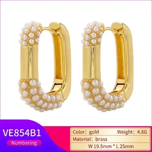 Fashionable gold-plated brass U-shaped hoop earrings with micro-set white pearls for women