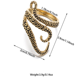 Vintage gold octopus tentacle ring in punk style with detailed dimensions on white background