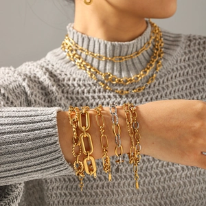 Collane e bracciali bicolore in acciaio inossidabile con catene a maglie miste stratificate