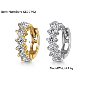 Detail view of 6mm S925 silver hoop earrings with clear zirconia in gold and silver