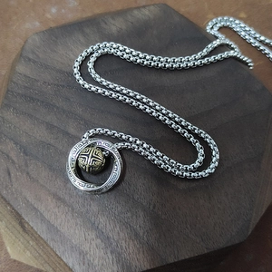 Mobius Ring Pendant Necklace Retro Copper Two Tone Gold Silver Plated Lucky Bead Rotatable Engraved Pattern Vintage Jewelry