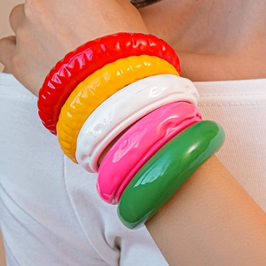 Bracciale Rigido Aperto Strutturato In Acrilico Moda Colorato Spesso Per Donne Stile Dopamina Tendenza Gioielli Da Mano