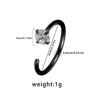 Detailansicht eines 0,8mm schwarzen Nasenrings mit einem eingelassenen 3mm klaren Zirkon