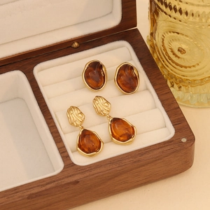 Vintage Faux Amber Resin Earrings With Stainless Steel Earring Post Gold Tone Geometric Teardrop Retro Jewelry Women