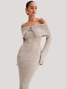 Elegant off-shoulder knitted midi dress in beige with gold buckle and ribbed texture