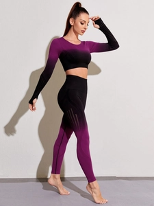 Détail de l'ensemble de yoga dégradé sans couture avec passe-pouces et maille respirante