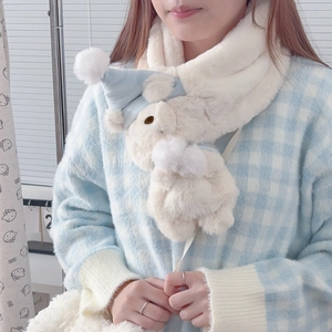 Cute off-white plush scarf with cartoon bear motif for winter warmth and soft texture