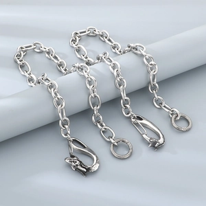 Heavy duty punk skull jeans chain in polished stainless steel with carabiner dragon clasps