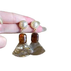 Retro resin tiger eye round asymmetrical earrings with pearl studs for women