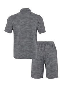 Dettaglio posteriore della trama a nido d'ape di questo set casual grigio antracite