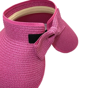Cappello da sole in paglia rosa rossa con parte superiore aperta e fiocco per donna