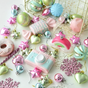 Set de bolas de Navidad macaron champán con adornos en forma de estrella y corazón