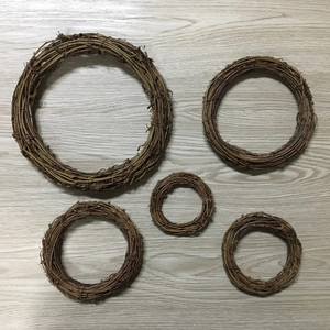 Natürliche Rattan Kranz Ring Basis Für DIY Weihnachten Handwerk Blumenladen Zubehör Handgefertigte Tür hängen Girlande Dekoration