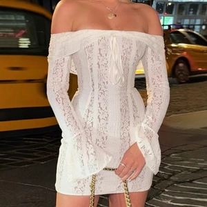 Schulterfreies Mini Spitzenkleid Langarm Trompetenärmel Slim Fit Sexy Elegant Weißes Partykleid Für Damen