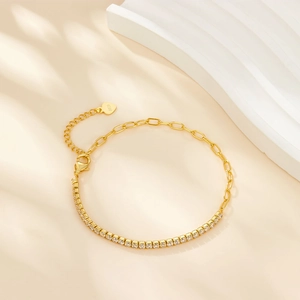 Elegant gold S925 sterling silver bracelet with pavé cubic zirconia and heart charm