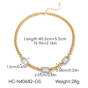 Parametri dettagliati per una collana a catena cubana dorata con maglie pavé di zirconi