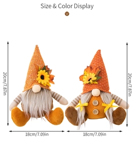 Size display of Thanksgiving gnomes with knitted hats and sunflower maple leaf details