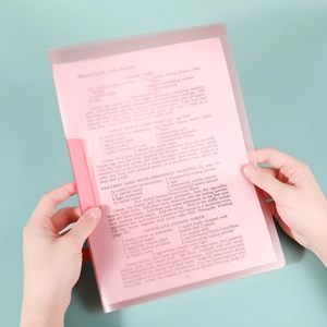 Cartellina A4 rosa traslucida con clip laterale girevole in plastica PP resistente