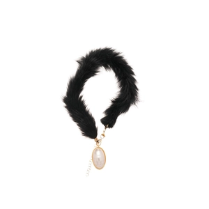 Elegant plush choker necklace featuring a waterdrop pearl pendant with gold accents