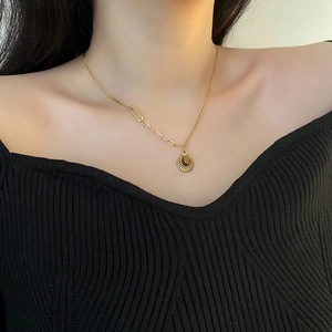 Maillard style natural tiger eye stone pendant necklace on gold titanium steel chain