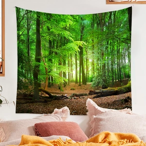 Detailansicht eines Wald-Wandteppichs aus leichtem Polyester zur Raumdekoration