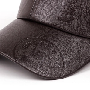 Casquette d'hiver en cuir PU marron pour homme avec gaufrage Brooklyn 1985 et cache-oreilles