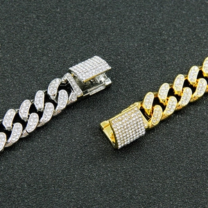 Chaîne cubaine glacée en finition or et argent sertie de strass pour hommes