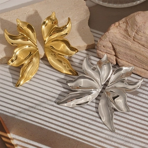 Minimalist 316 stainless steel leaf earrings in gold and silver with mirror finish