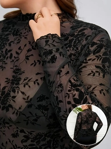 Haut en tulle noir transparent avec motifs floraux floqués et col montant, vue de dos