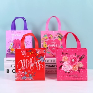 Mothers Day Gift Bag Floral Heart Pattern Laminated Non-Woven Fabric Reusable Tote For Mom Birthday Party