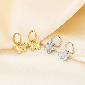 Lot de boucles d'oreilles papillon style Ins en or et argent sur fond de soie douce