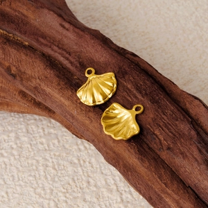 Polished golden seashell pendants made of 304 stainless steel for DIY jewelry making