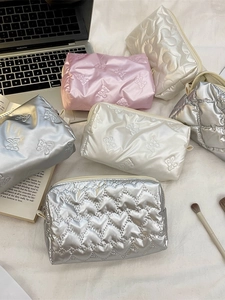 Quilted Heart Bow Makeup Bag Metallic PU Leather Portable Cosmetic Pouch Travel Toiletry Organizer Stationery Case