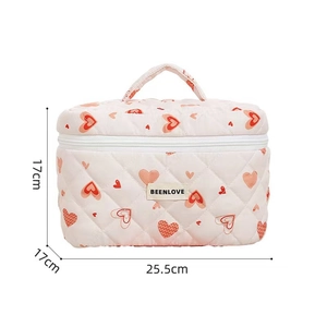 Trousse de toilette matelassée rose avec cœurs rouges et poignée, grande taille 25,5 cm