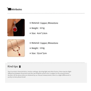 Vue détaillée du parure collier et boucles d'oreilles strass rouge avec spécifications