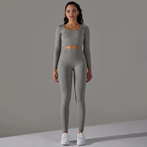 Σετ γιόγκα χωρίς ραφές με μακρυμάνικο crop top και ψηλόμεσο κολάν σε γκρι χρώμα
