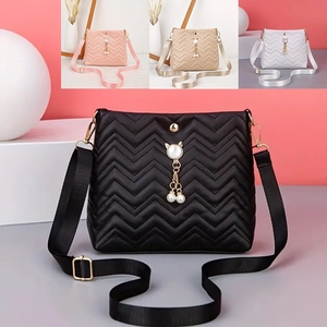 Quilted Crossbody Bag PU Leather Wave Stripe Artificial Pearl Cat Pendant Shoulder Bag For Women Fashion Simple Daily Style