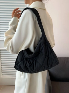 Quilted nylon shoulder bag for women in black with large capacity down cotton padding
