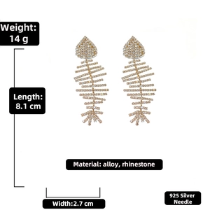 Détail des boucles d'oreilles arête de poisson strass, longueur 8,1 cm et tiges argent 925