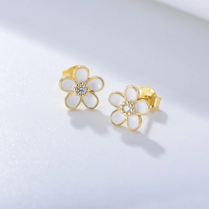 S925 Sterling Silver Flower Stud Earrings French Enamel White Daisy Rhinestone Inlaid Earrings Sweet Jewelry For Women Gift