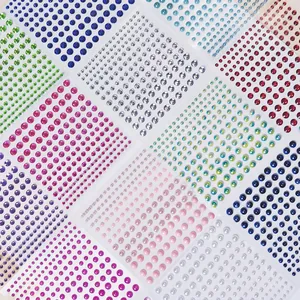 Adesivi colorati in strass acrilici per decorazione fai-da-te di viso e unghie