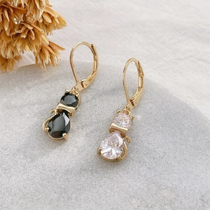 Cute cat-shaped earrings with gold plating and teardrop cubic zirconia in black and white