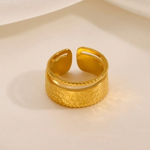 Hammered gold double-layer adjustable stainless steel ring with vintage textured finish