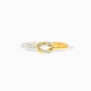 Minimalist s925 silver knot ring with two-tone gold and silver interlocking design