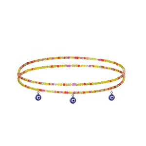 Détail de la chaîne de taille en perles colorées avec pendentifs œil bleu