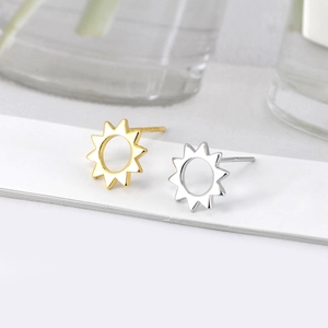 Minimalist s925 silver needle sun flower stud earrings in gold and silver metal finishes