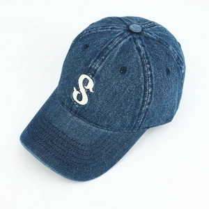 Washed denim baseball cap with white S embroidery, retro street style sun hat